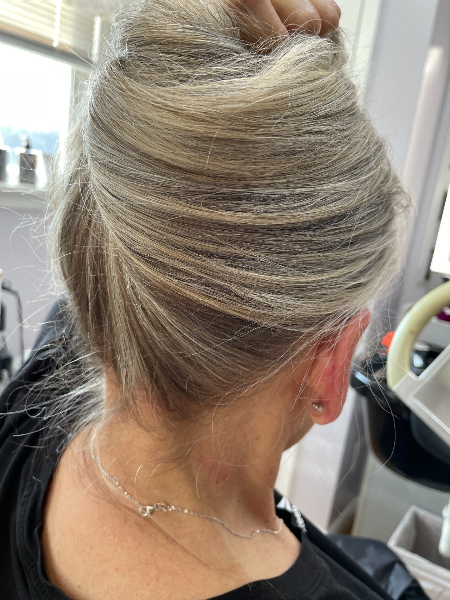 Blonding to blend grey